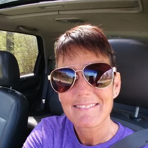 Meet your Posher, Deede